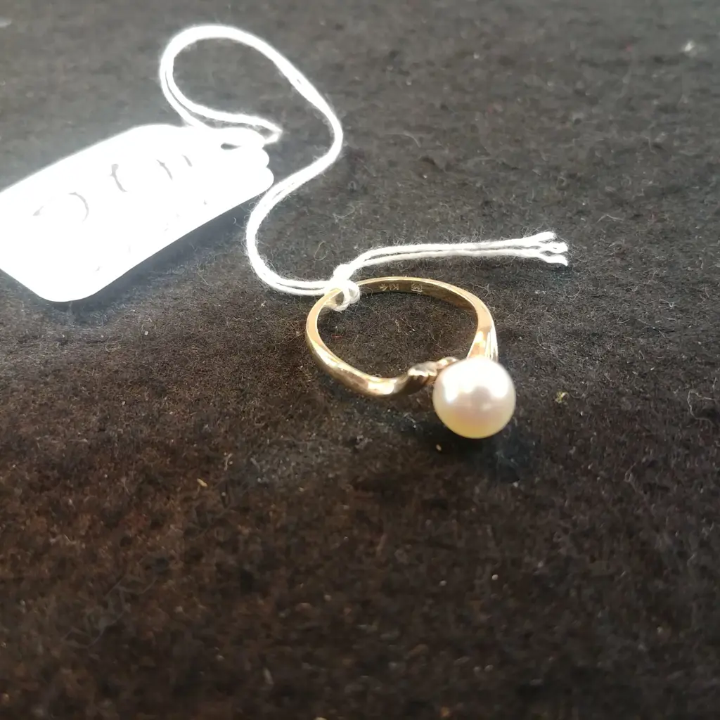 14CT + PEARL RING - TOTAL WEIGHT 2.1g Image 1++