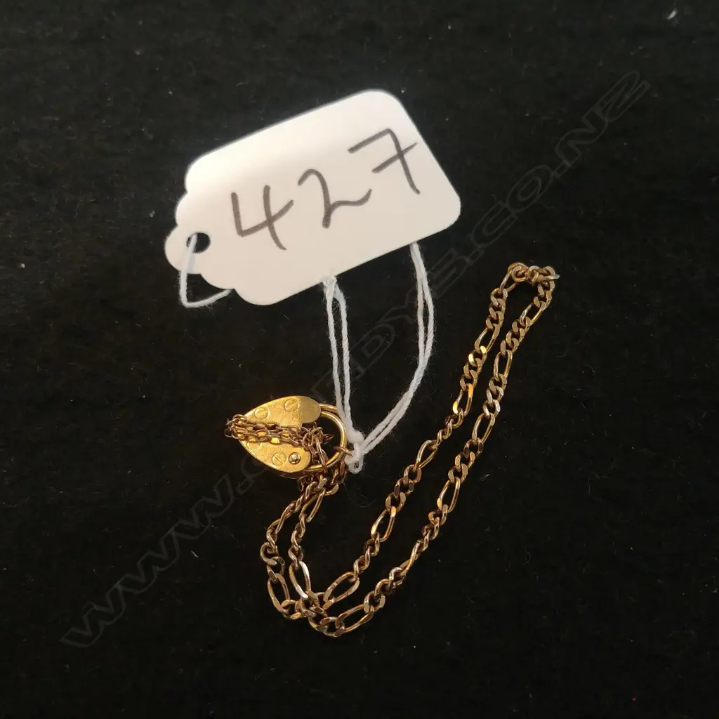 9CT GOLD LOCKET ON CHAIN 2.4g Image 1++