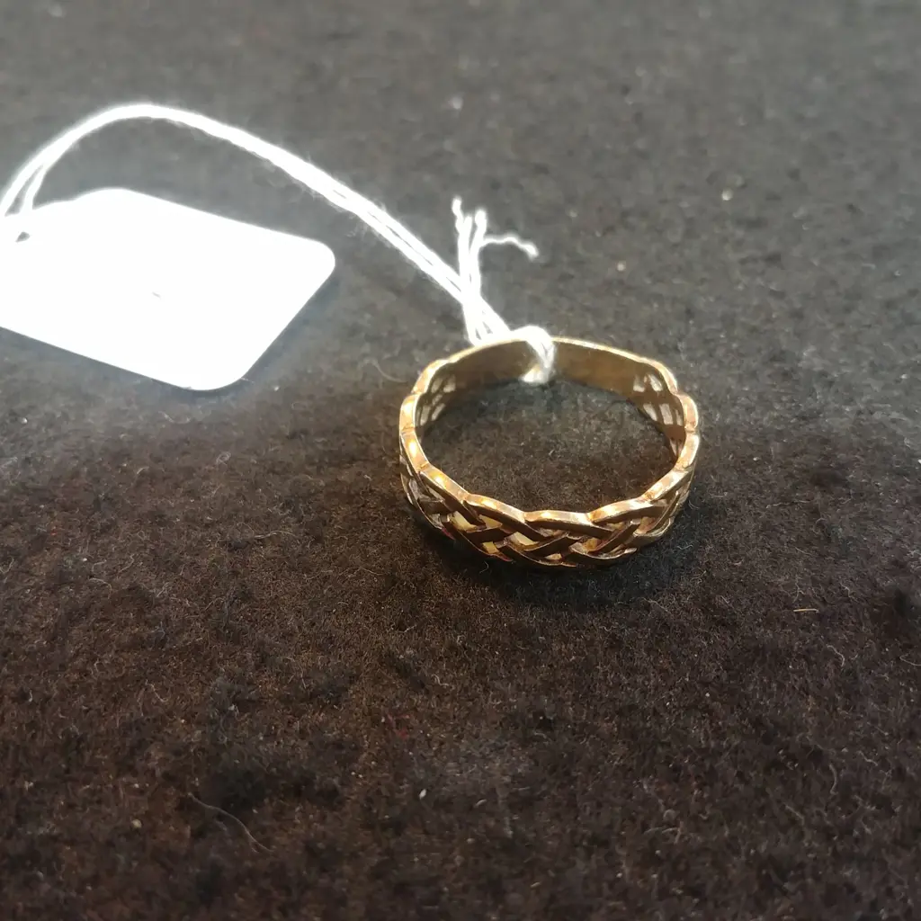 18CT GOLD WEDDER 3.5GMS Image 1++