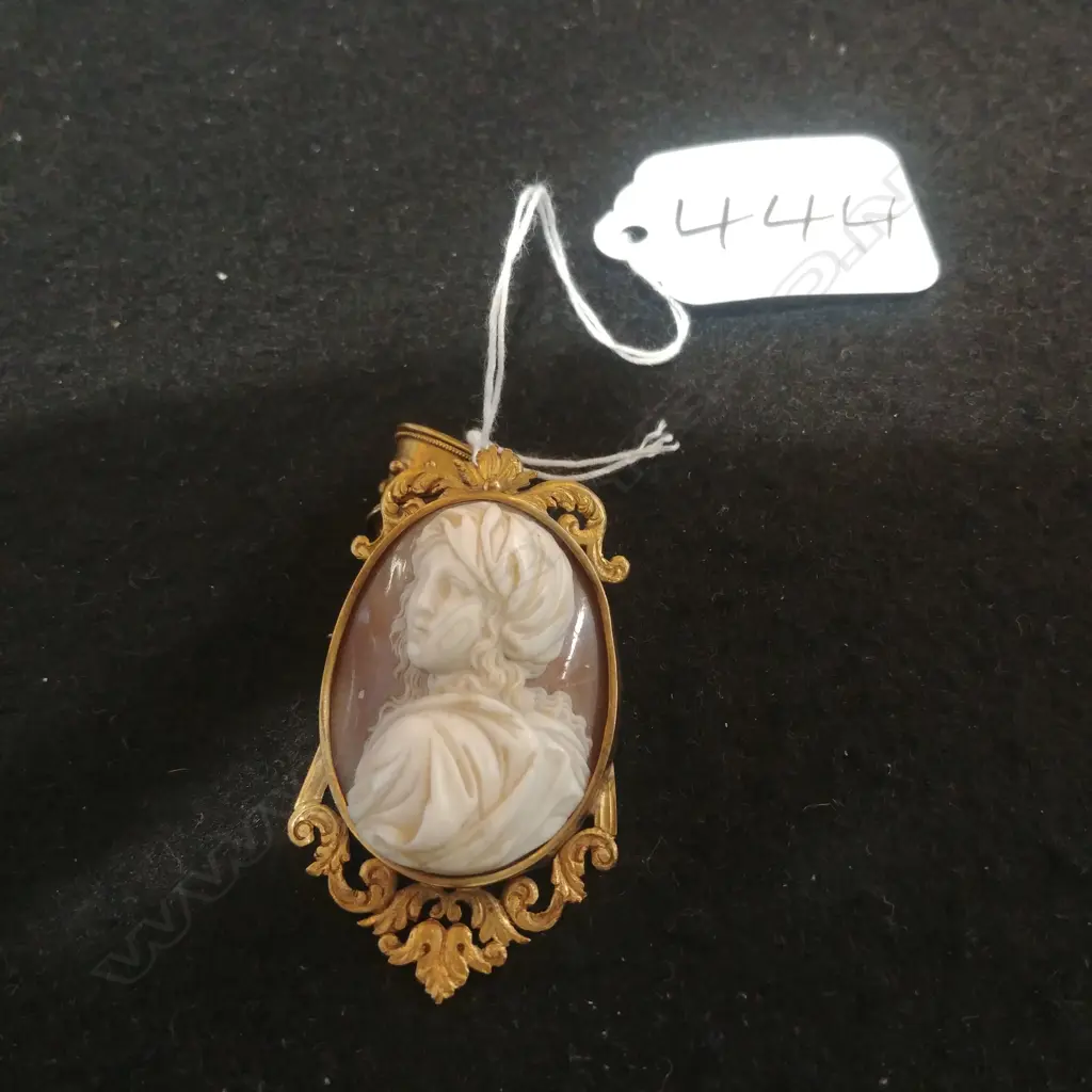 ANTIQUE CAMEO PENDANT Image 1++