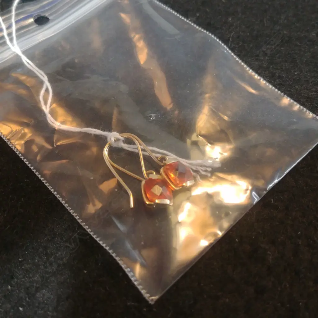10CT GOLD & ORANGE SAPPHIRE EARRINGS Image 1++