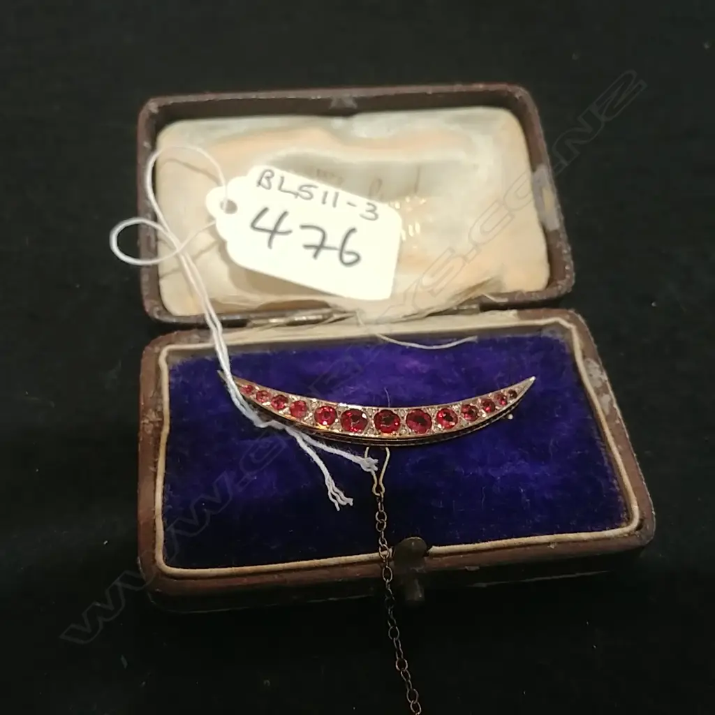 VICT. 9CT GOLD DIAMOND & GARNET BROOCH Image 1++