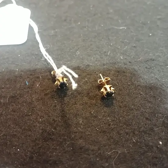 9CT GOLD AND SAPPHIRE STUD EARRINGS