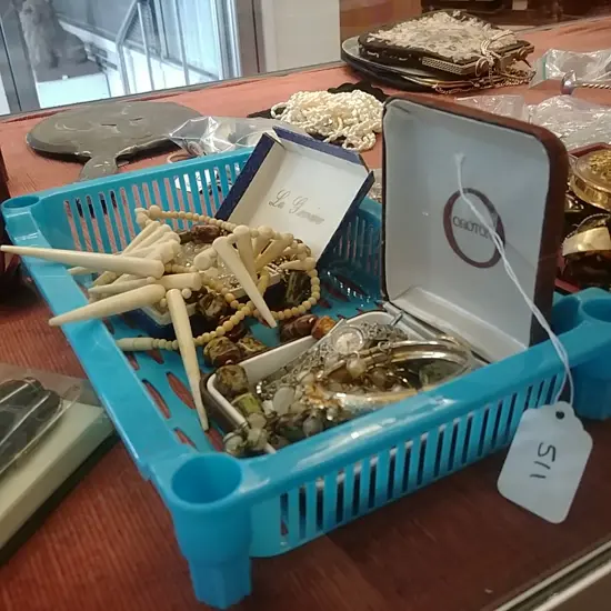 OROTON NECKLACE WITH  ASSTD NECKLACES & BRACELET