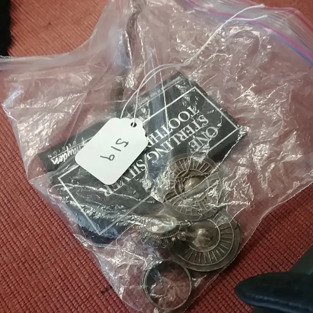 LOT ASST STG SILVER JEWELLERY +TOOTH PICK Image 1++