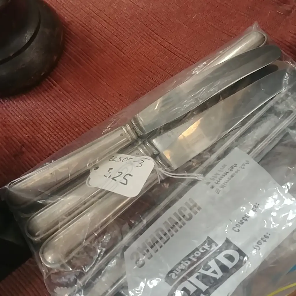 FOUR EUROPEAN SILVER HANDLED KNIVES Image 1++