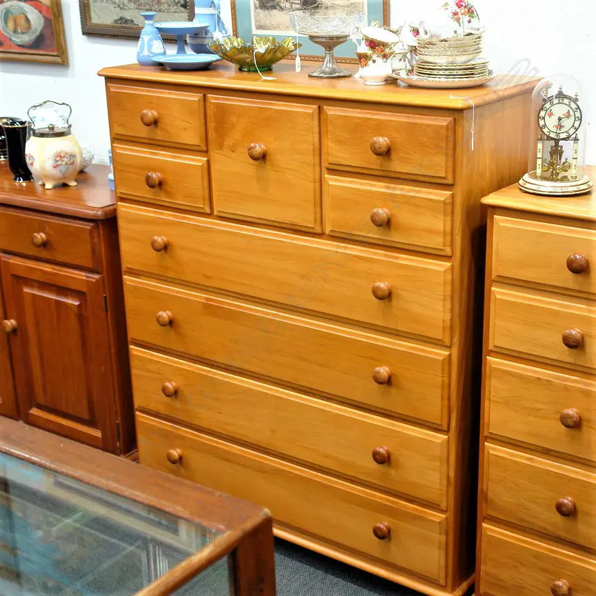 "MILLBROOK" RIMU MODERN SCOTCH CHEST Image 1++