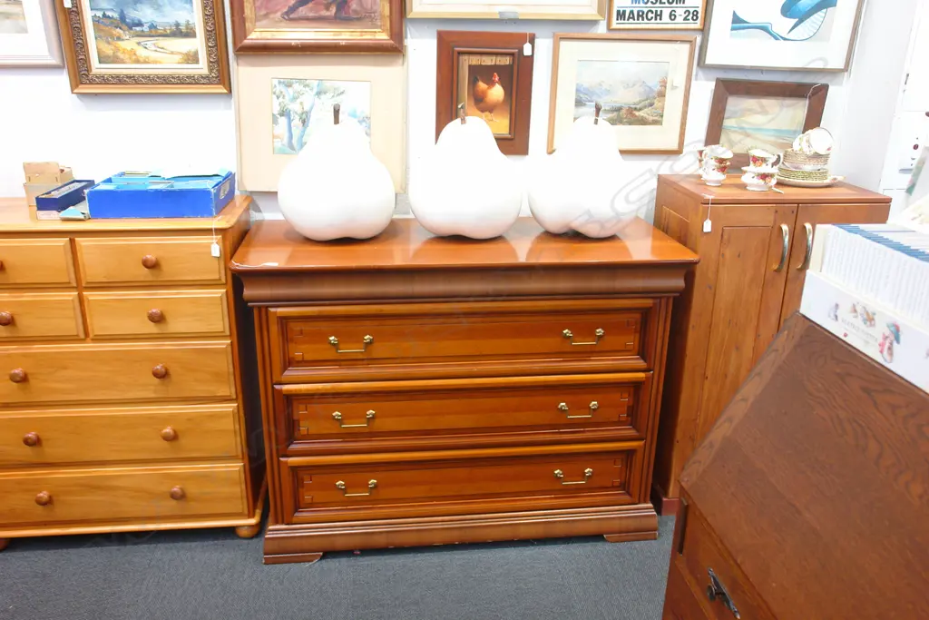 3 DRAWER CHEST Image 1++
