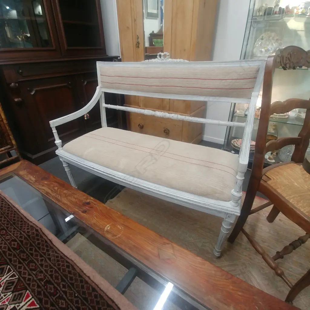 WHITE PAINTED FRENCH STYLE BENCH Image 1++