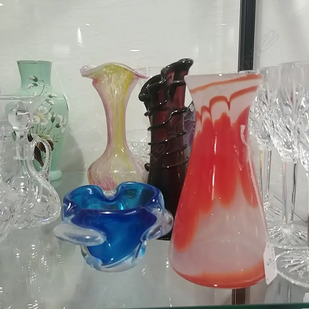 5 COLOURED GLASS VASES Image 1++