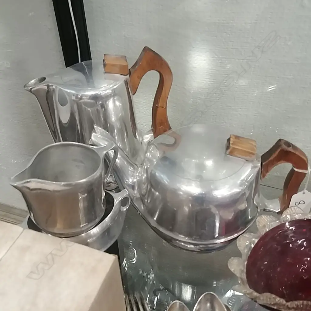 4 PCe ALUMUNIUM TEA SET Image 1++