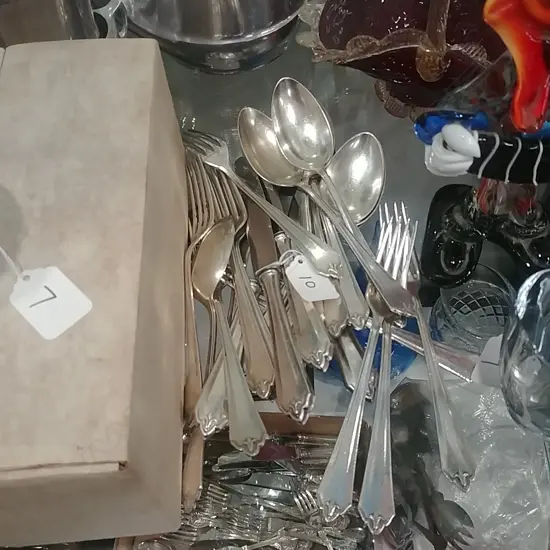 PILE CONT CUTLERY