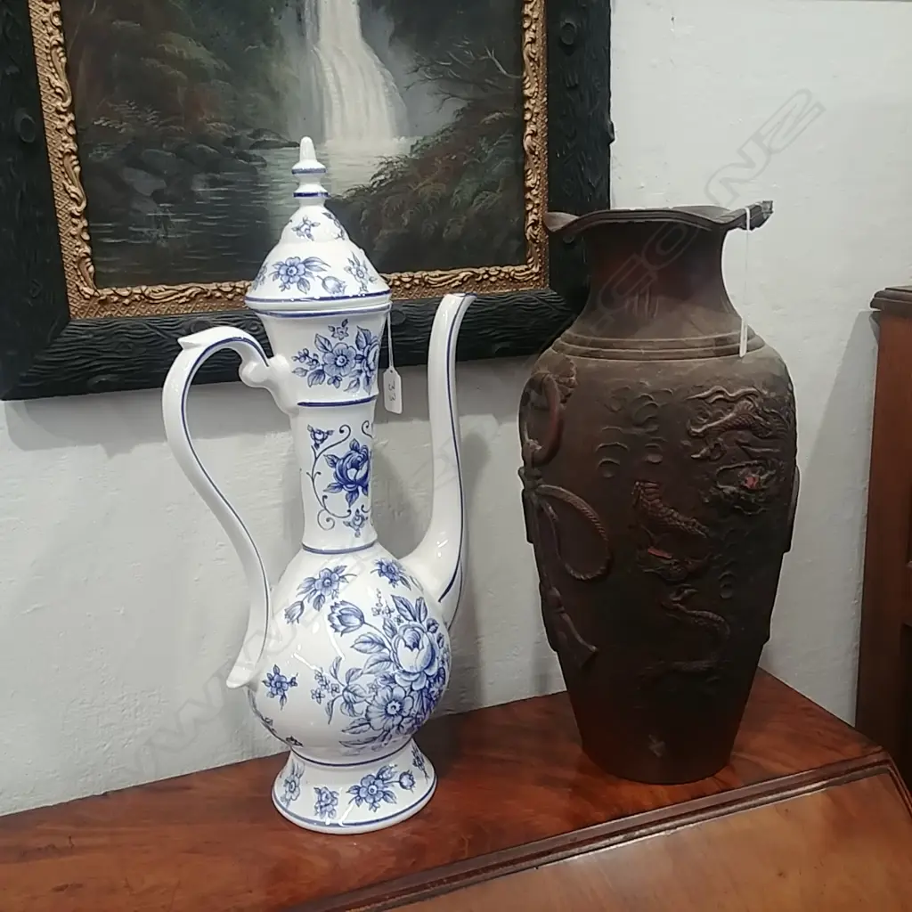 JAPANESE B+W EWER+TERRA COTTA VASE A/F Image 1++