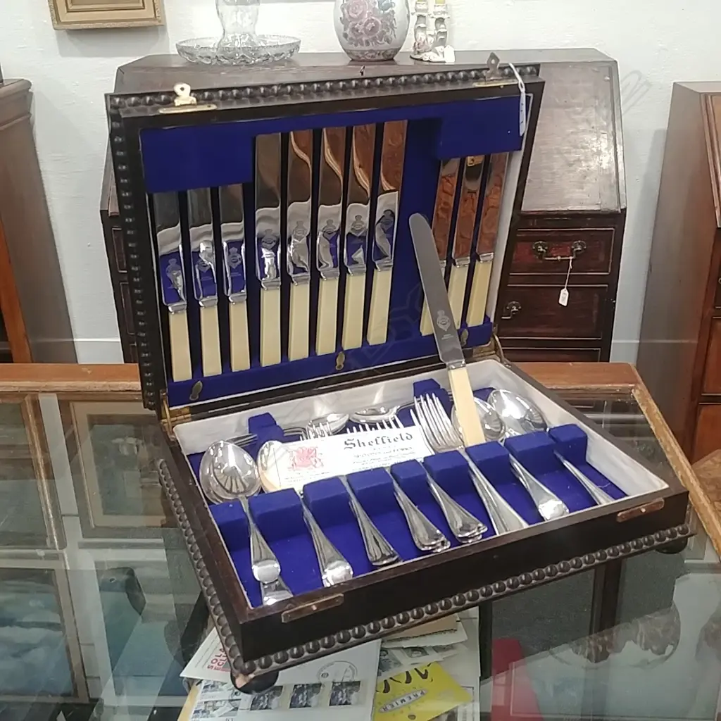 CANTEEN OF SHEFFIELD CUTLERY Image 1++