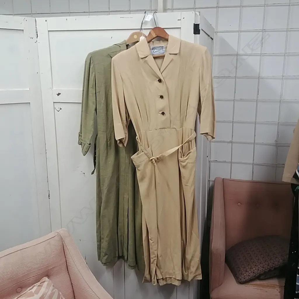 2 DAY DRESSES, GREEN/GOLD IN COLOUR Image 1++