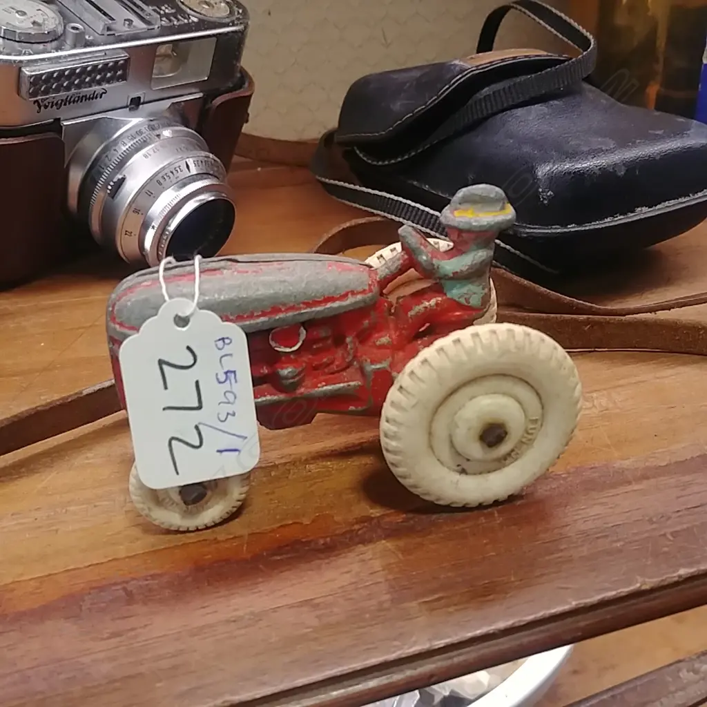 RED FUN HO TRACTOR Image 1++