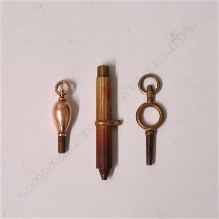Three vintage watch keys Image 1++
