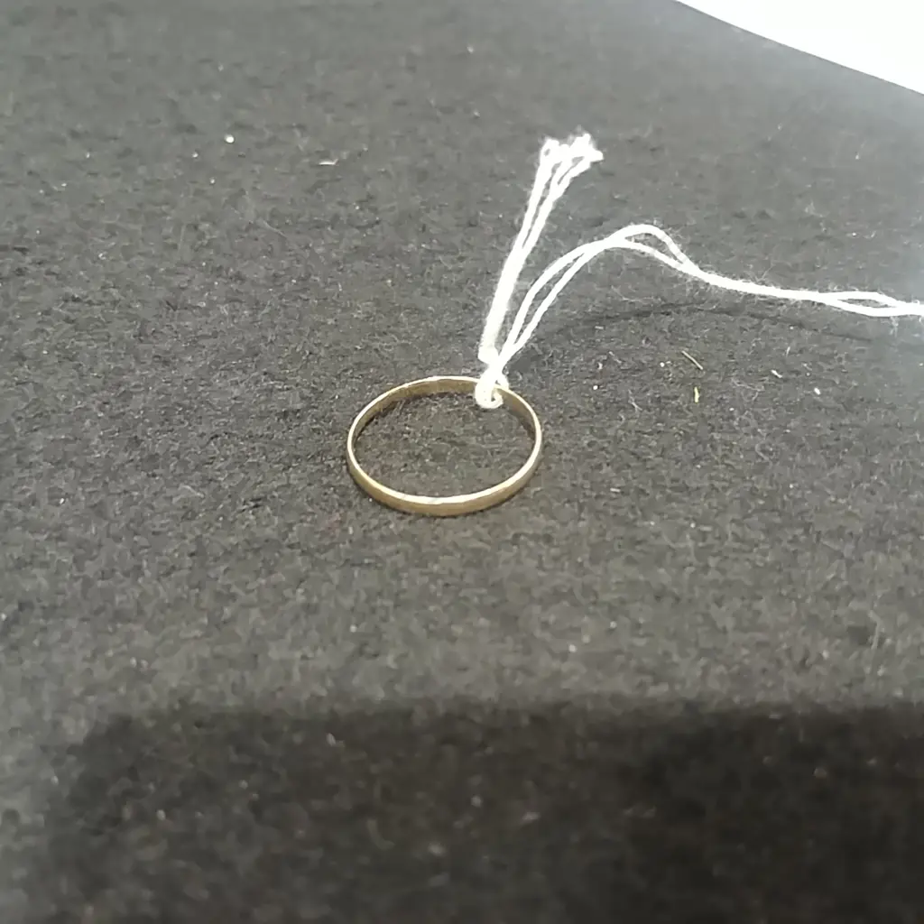 18ct YELLOW GOLD RING 1GM Image 1++