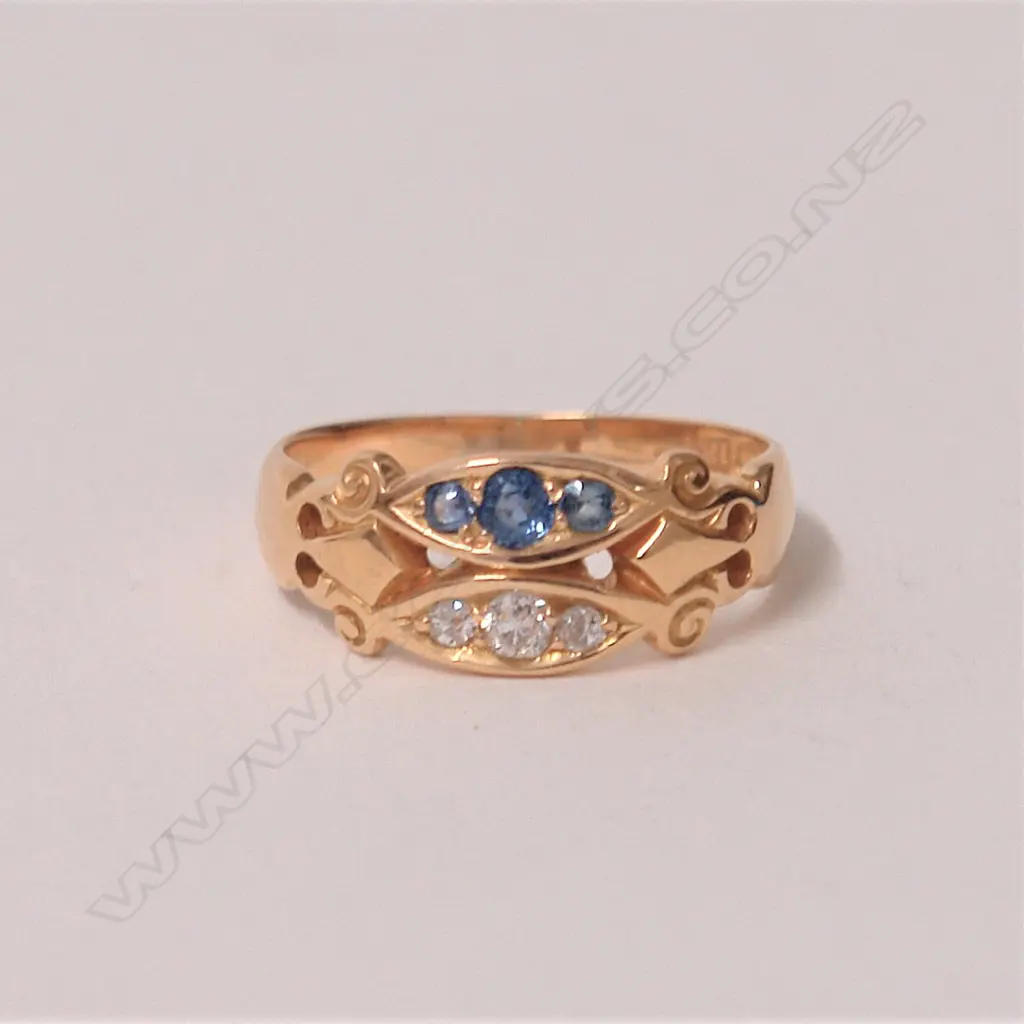 An estate 18ct. yellow gold sapphire and diamond ring Image 1++