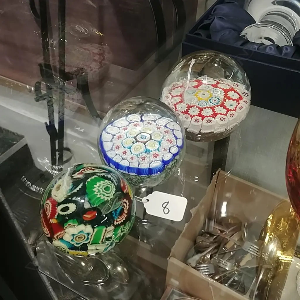 3 MURANO GLASS PAPERWEIGHTS Image 1++