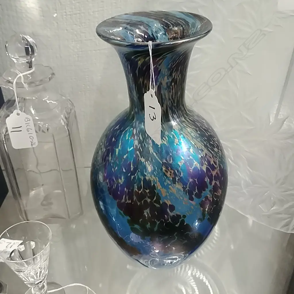 ART GLASS VASE  CHUCK SIMPSON Image 1++
