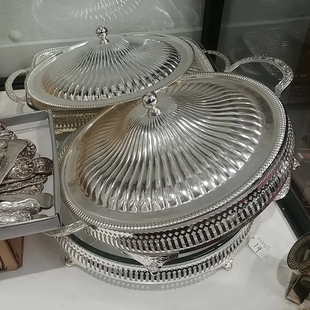 3 E P CASSEROLE DISHES+LIDS Image 1++