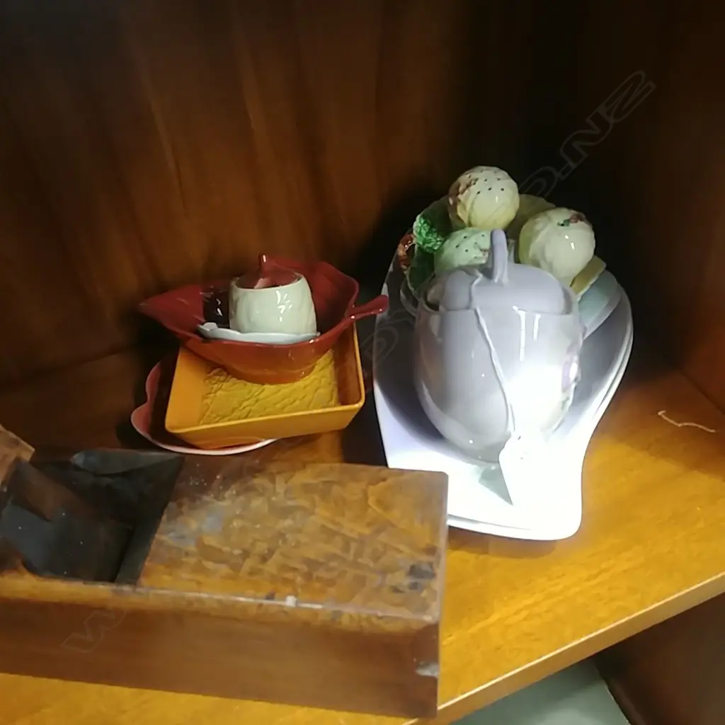 ASST C/WARE DISHES + CONDIMENTS Image 1++