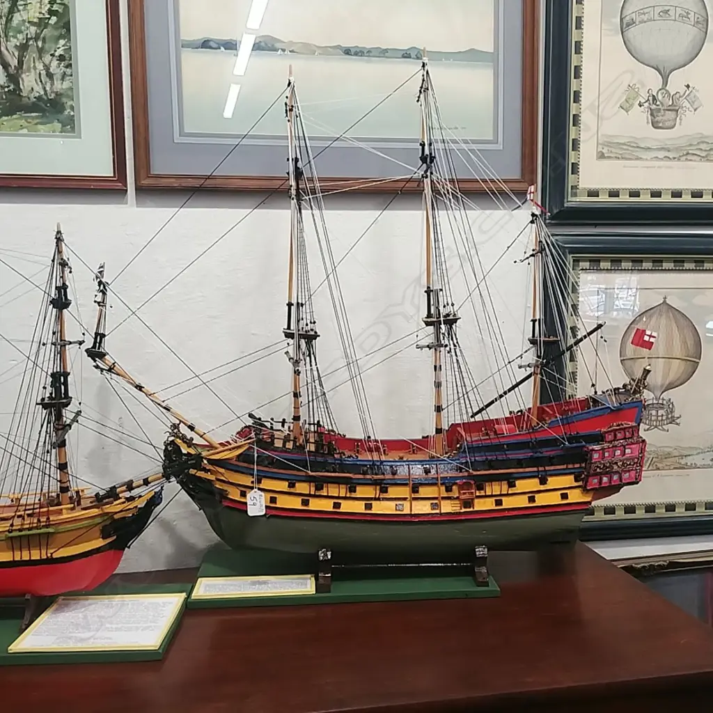 MODEL SHIP THE ROYAL JAMES Image 1++
