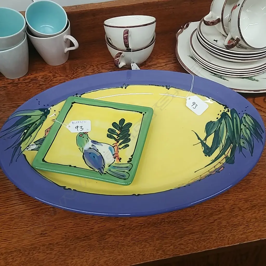 2 NZ 'SPLASHY' COLOURFUL PLATES, 1 SM, 1 LG Image 1++
