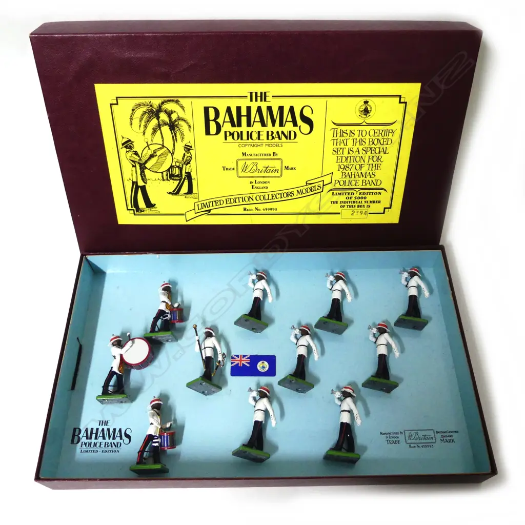 A boxed set of Britain's cast toys Image 1++