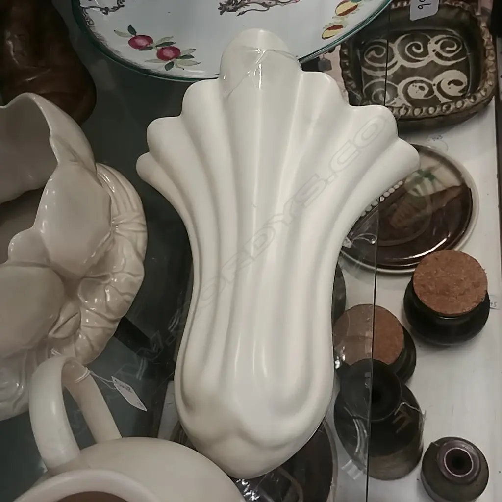 CROWN LYNN WALL VASE Image 1++