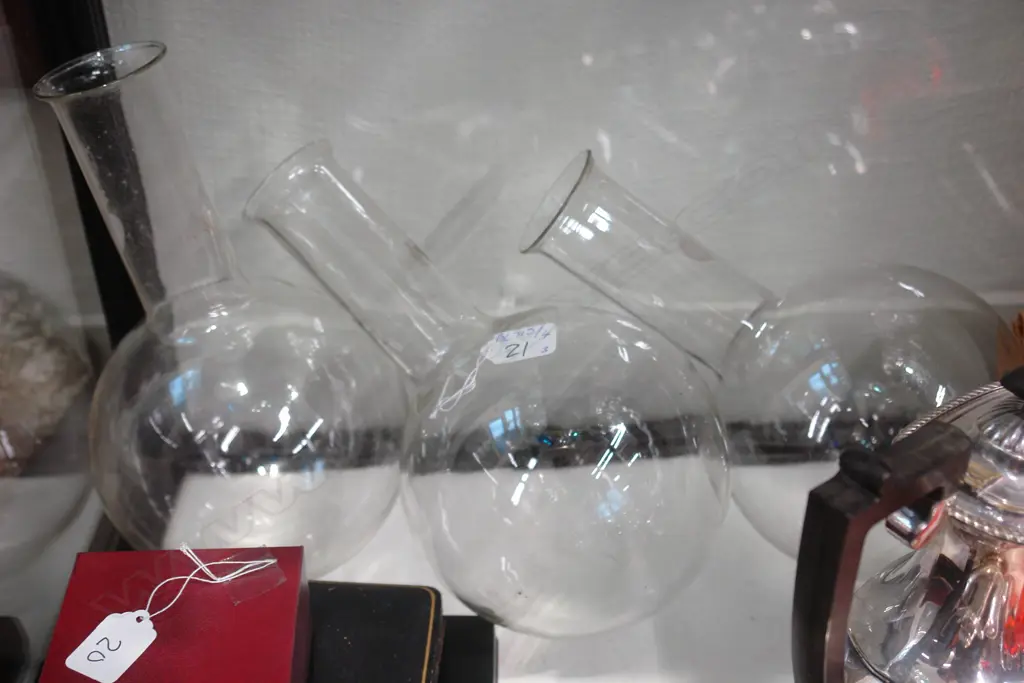 3X GLASS PYREX 2LTR CRAFE' Image 1++