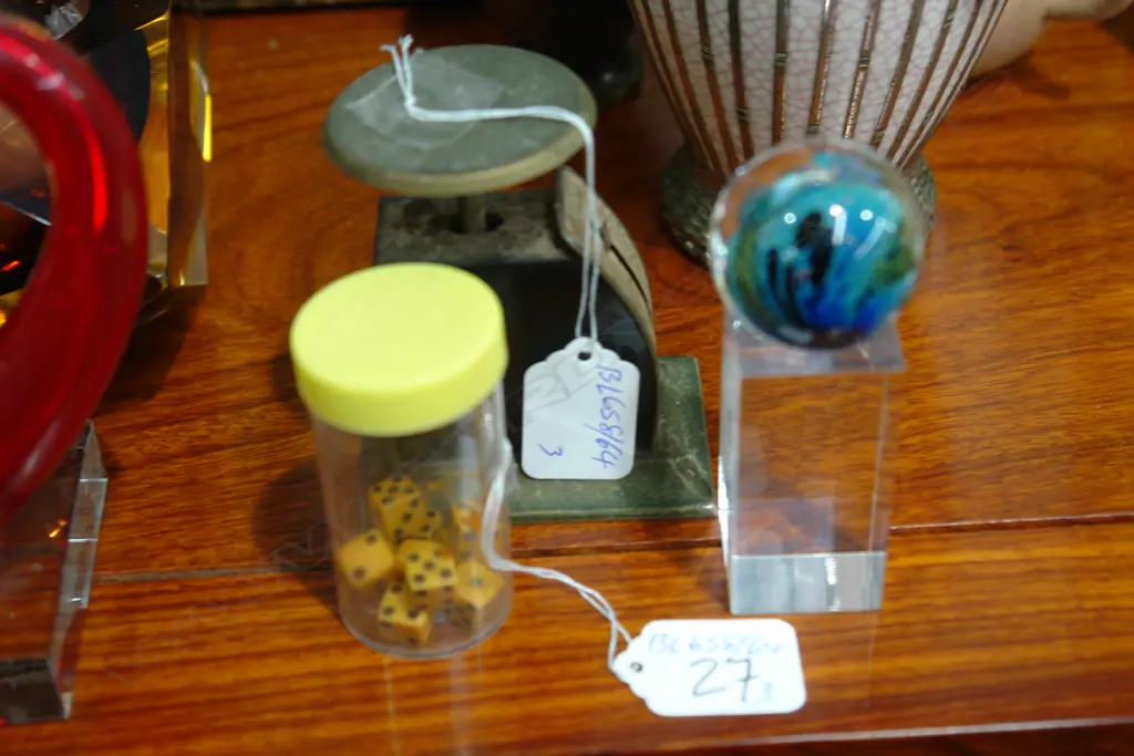 3 MISC .SCALE, DICES & BALL SCULPTURE Image 1++