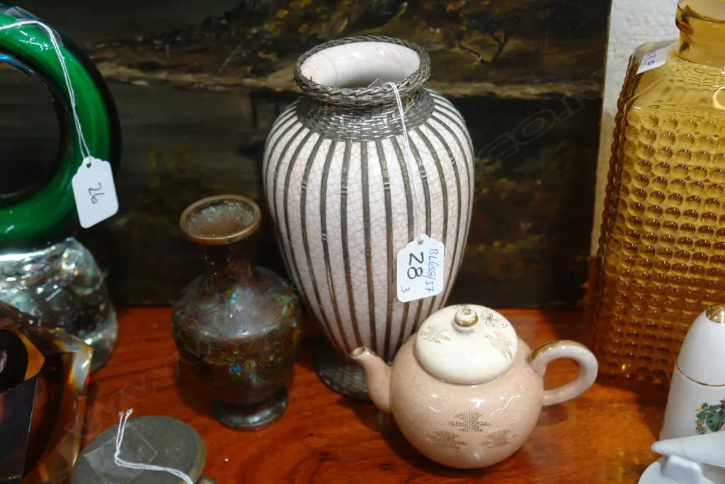 3 VASES Image 1++