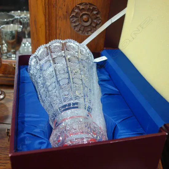 CONTINENTAL   GLASS CRYSTAL VASE BOXED