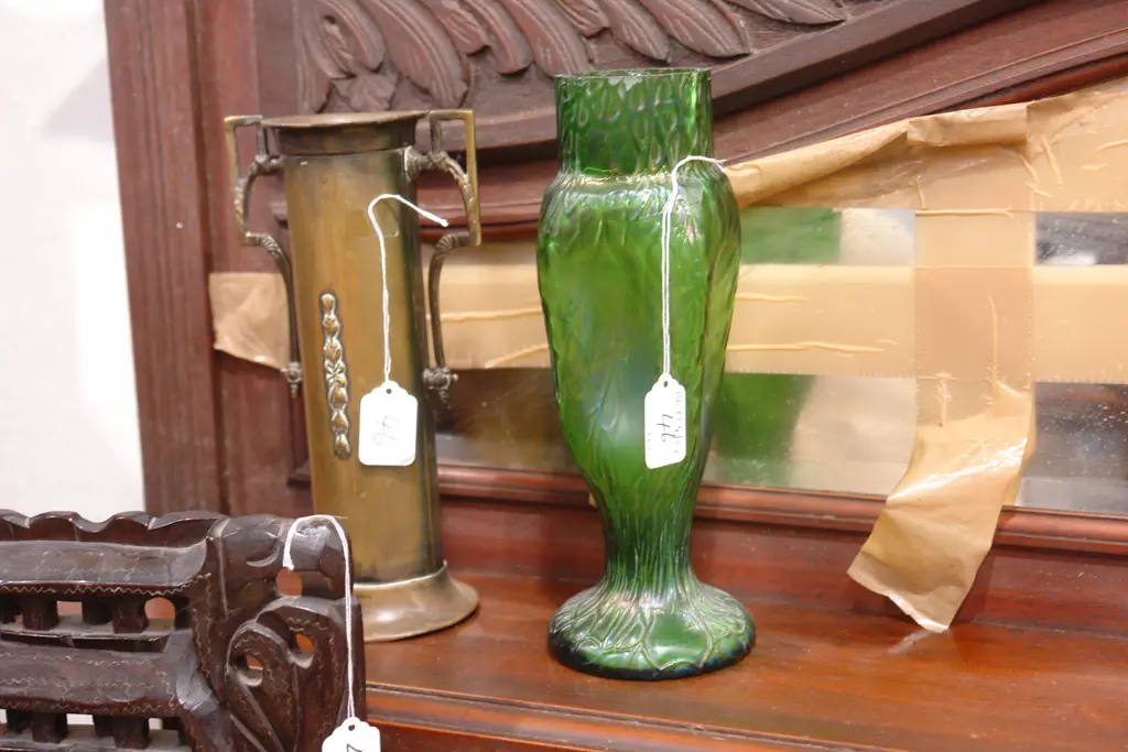 ART GLASS VASE & BRASS VASE Image 1++