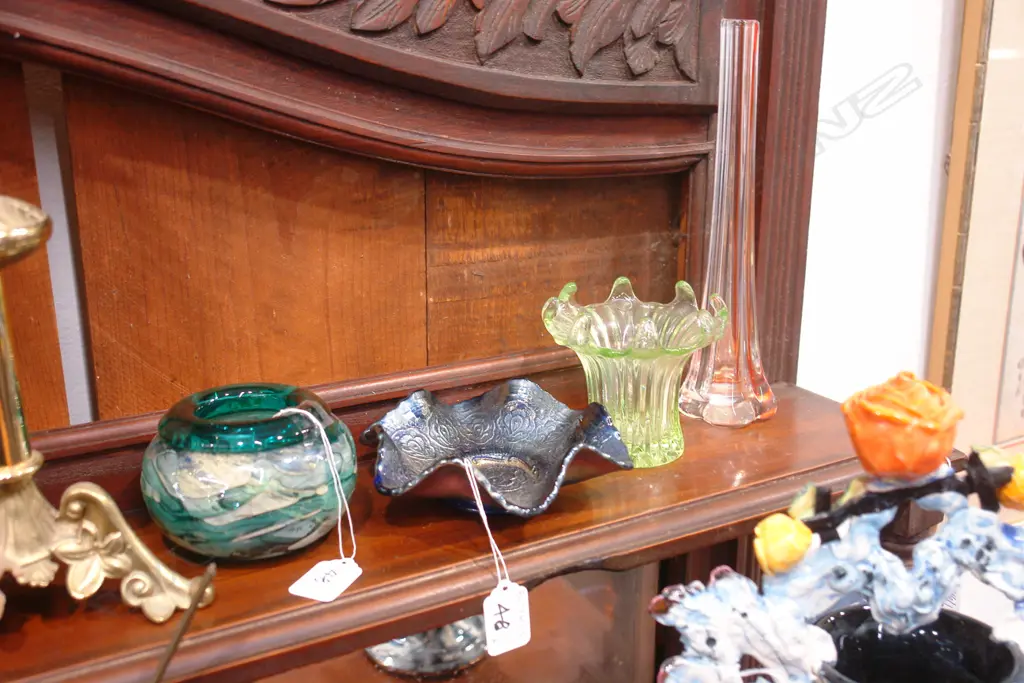 4X  COLOURED GLASS VASES Image 1++
