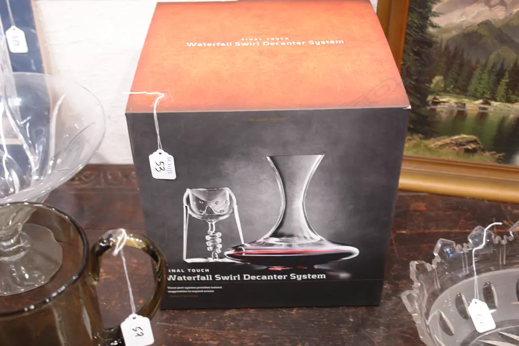 WATERFALL DECANTER Image 1++