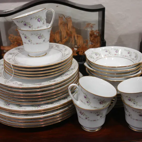 NORITAKE PART DINNER SET