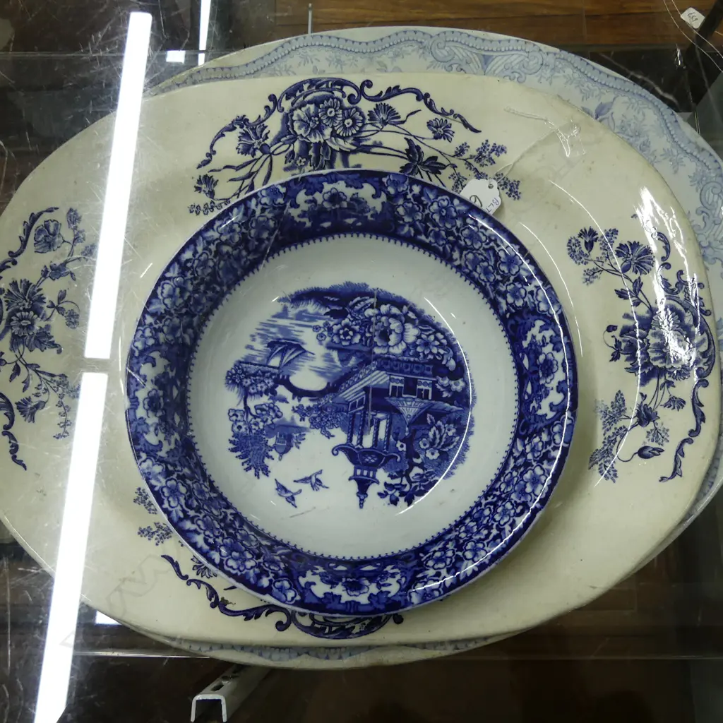2 B/W ASHETS & BOWL Image 1++