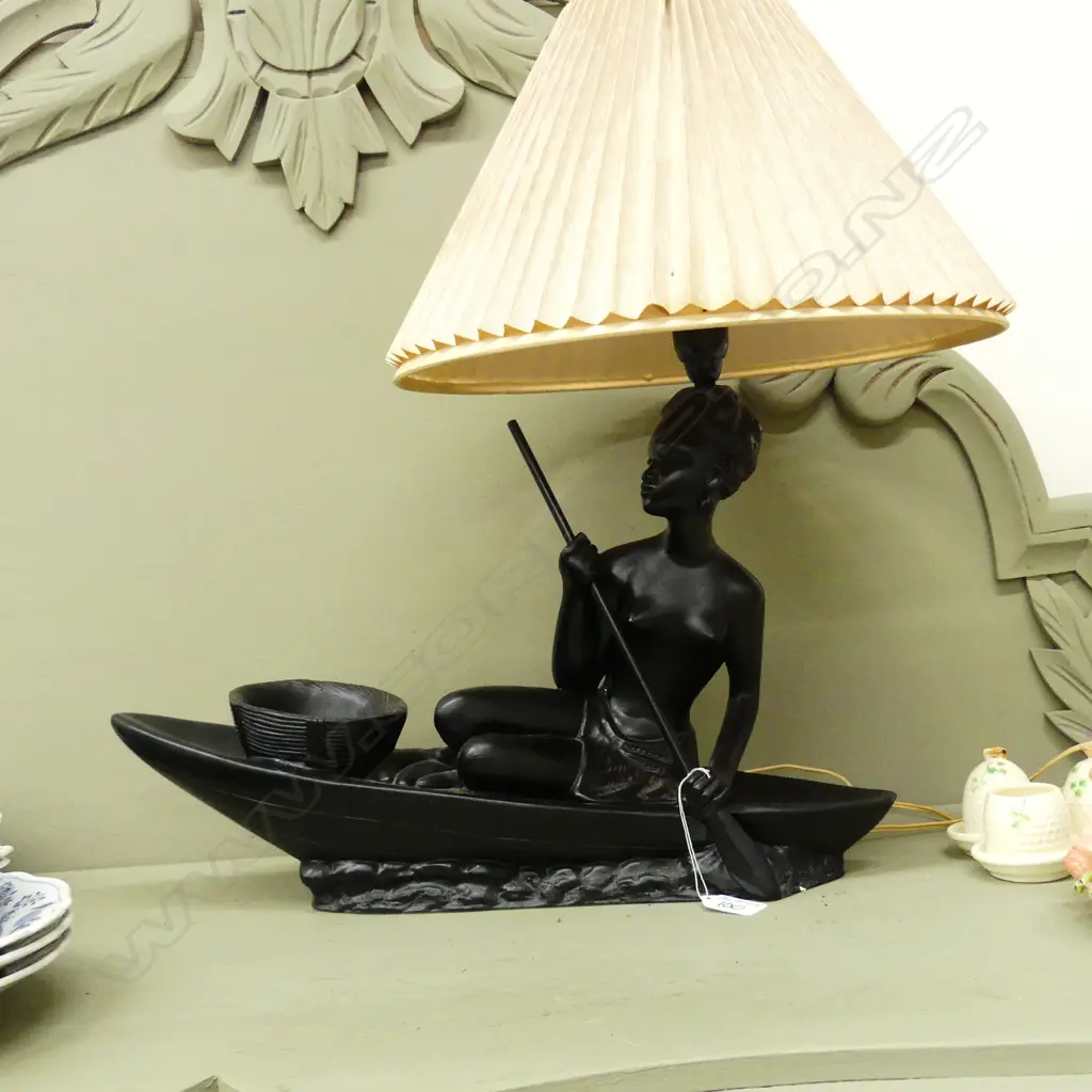 VINTAGE BLACK PLASTER LADY PADDLING CANOE LAMP Image 1++
