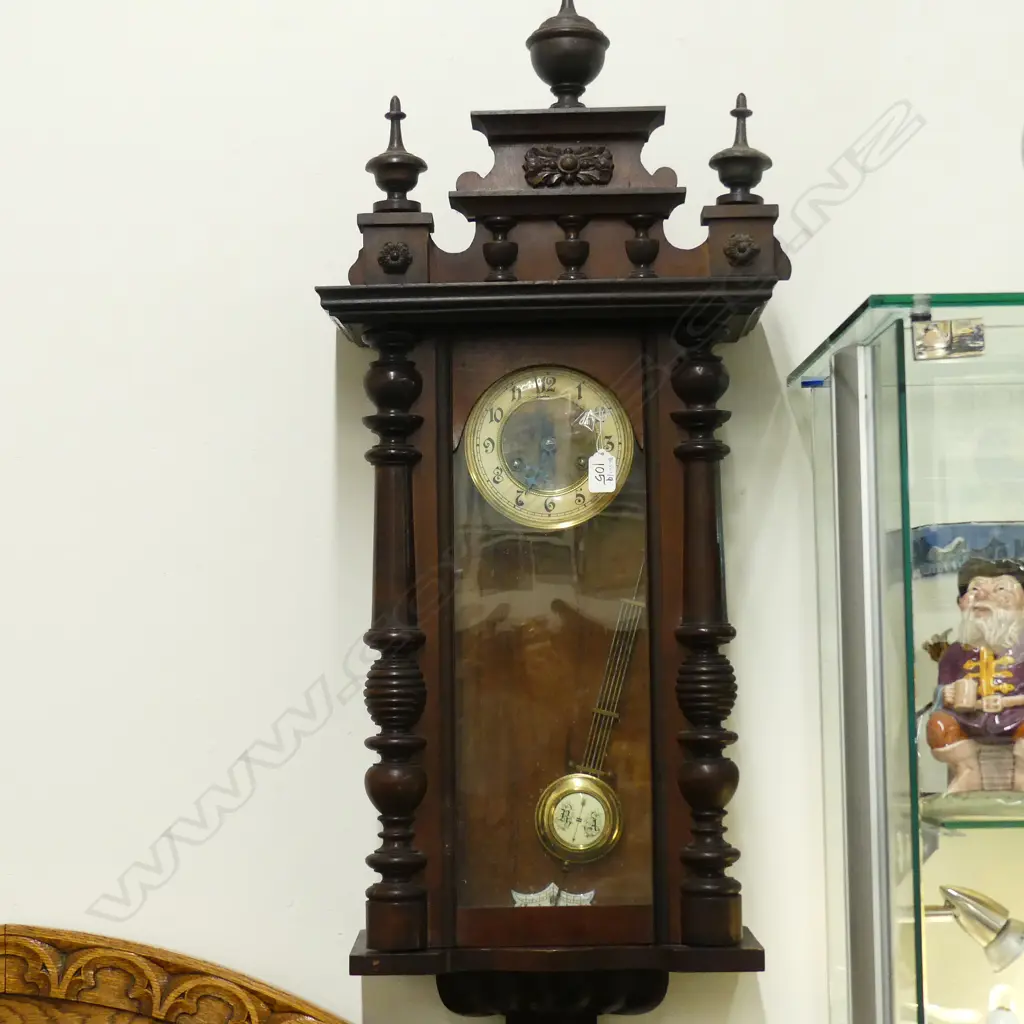VICT WALL CLOCK Image 1++