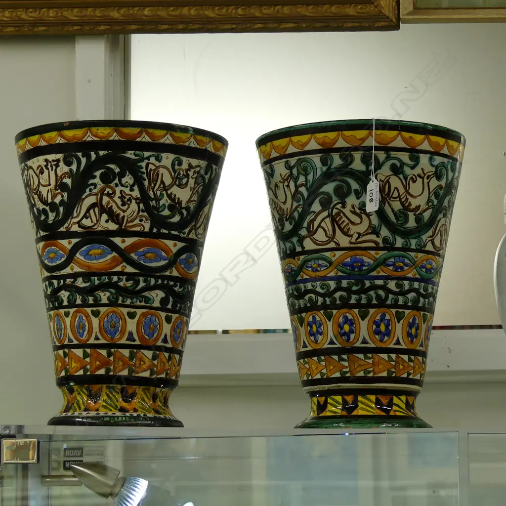PR MAJOLICA VASES Image 1++