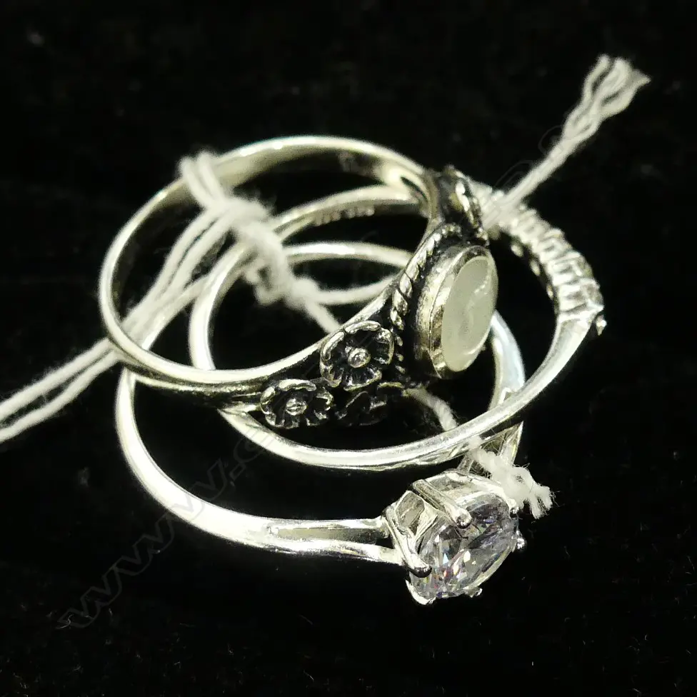 THREE SILVER RINGS Image 1++