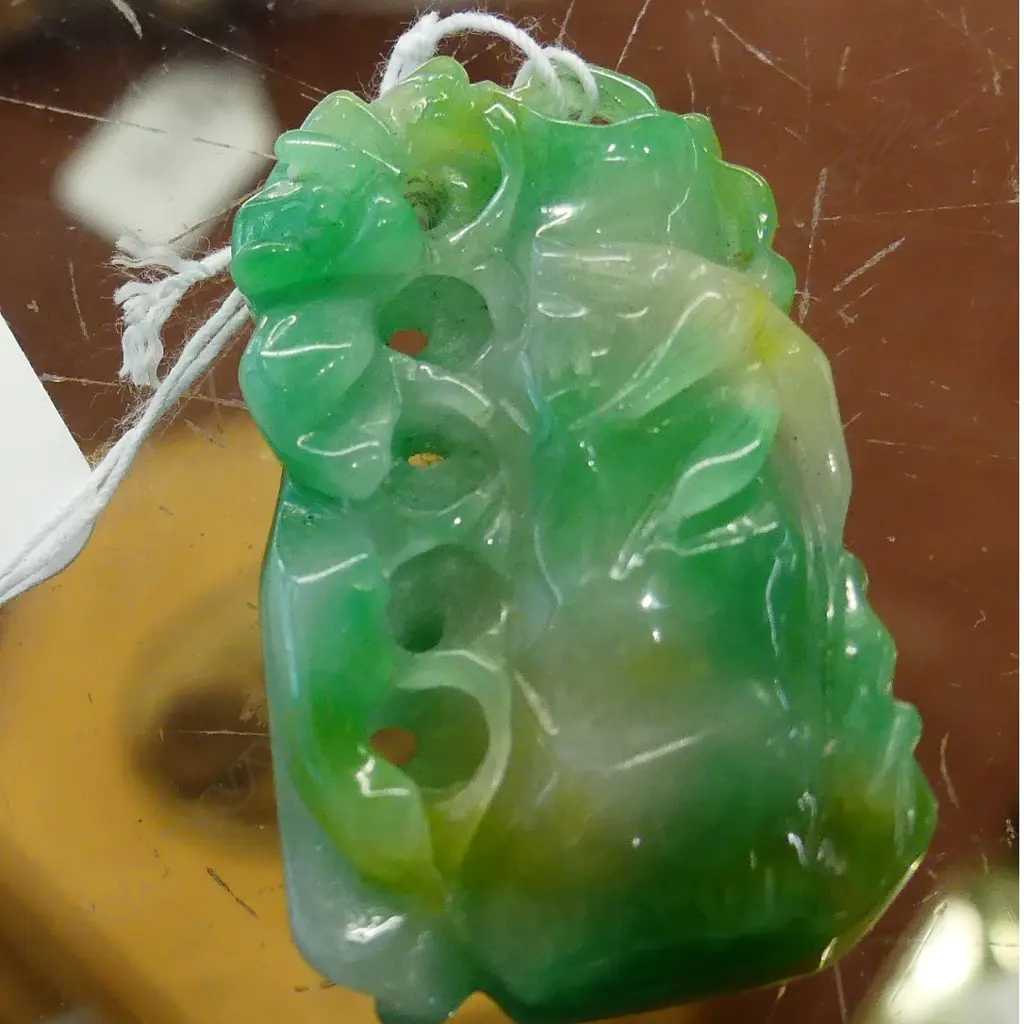 CHINESE JADE PENDANT Image 1++