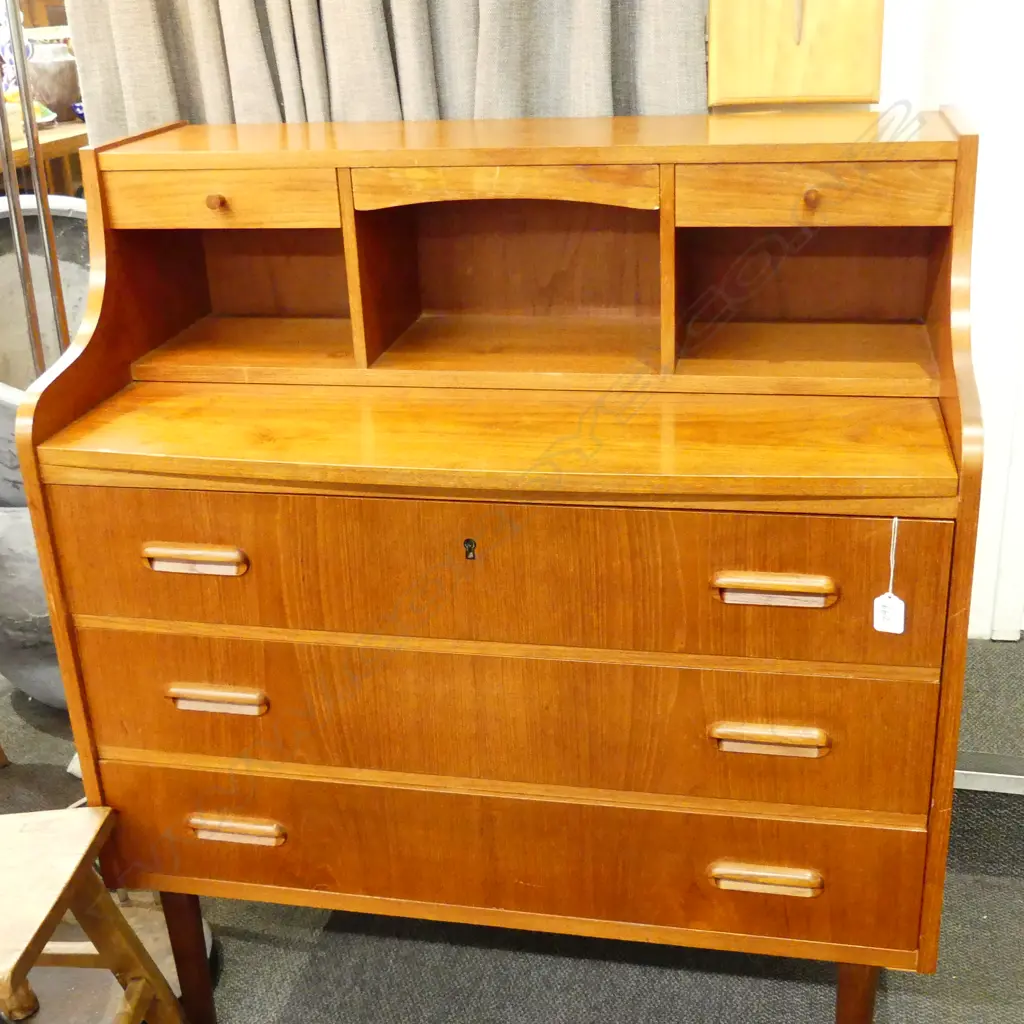 MID CENTURY CHEST OF DRAWERS Image 1++