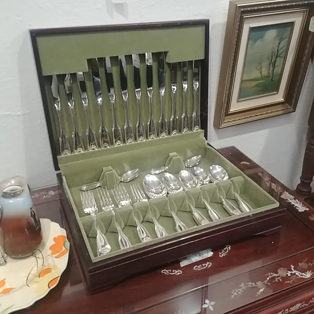 SILVER PLATE CUTLERY SET, 6-PLACE, BOXED Image 1++