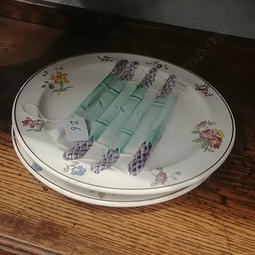 PR OF POMPADOUR ASPARAGUS PLATES Image 1++