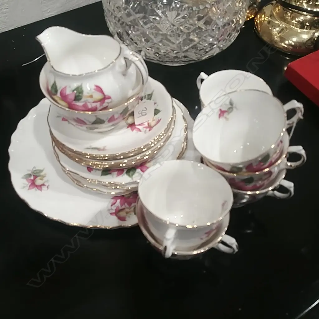 ROYAL VALE TEASET Image 1++