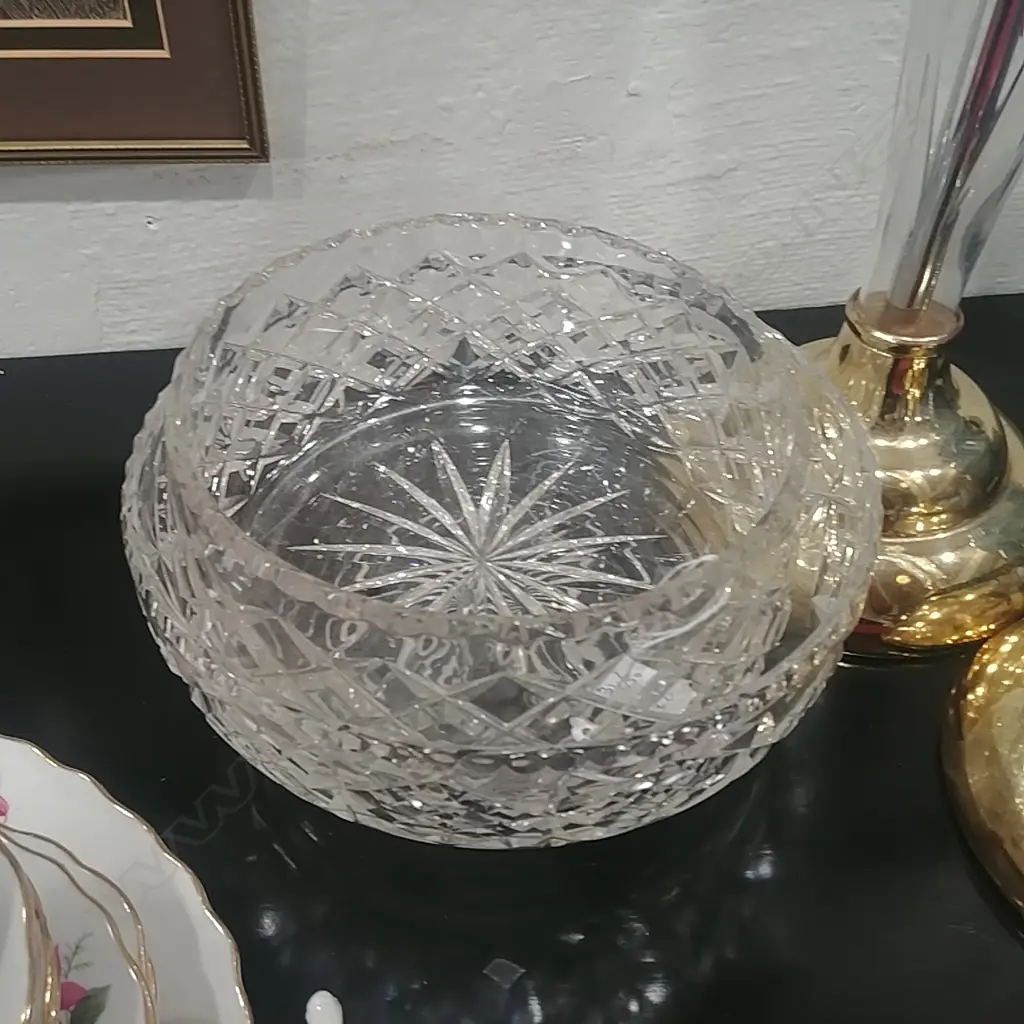 2 CRYSTAL BOWLS Image 1++